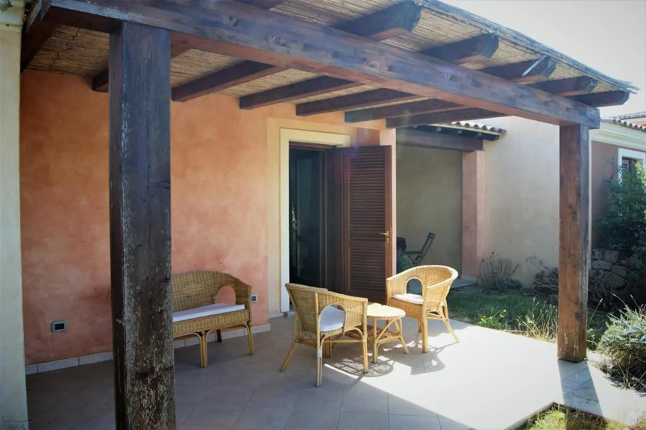 beachfront- sulla spiaggia villetta indipendente Budoni Casa vacanze