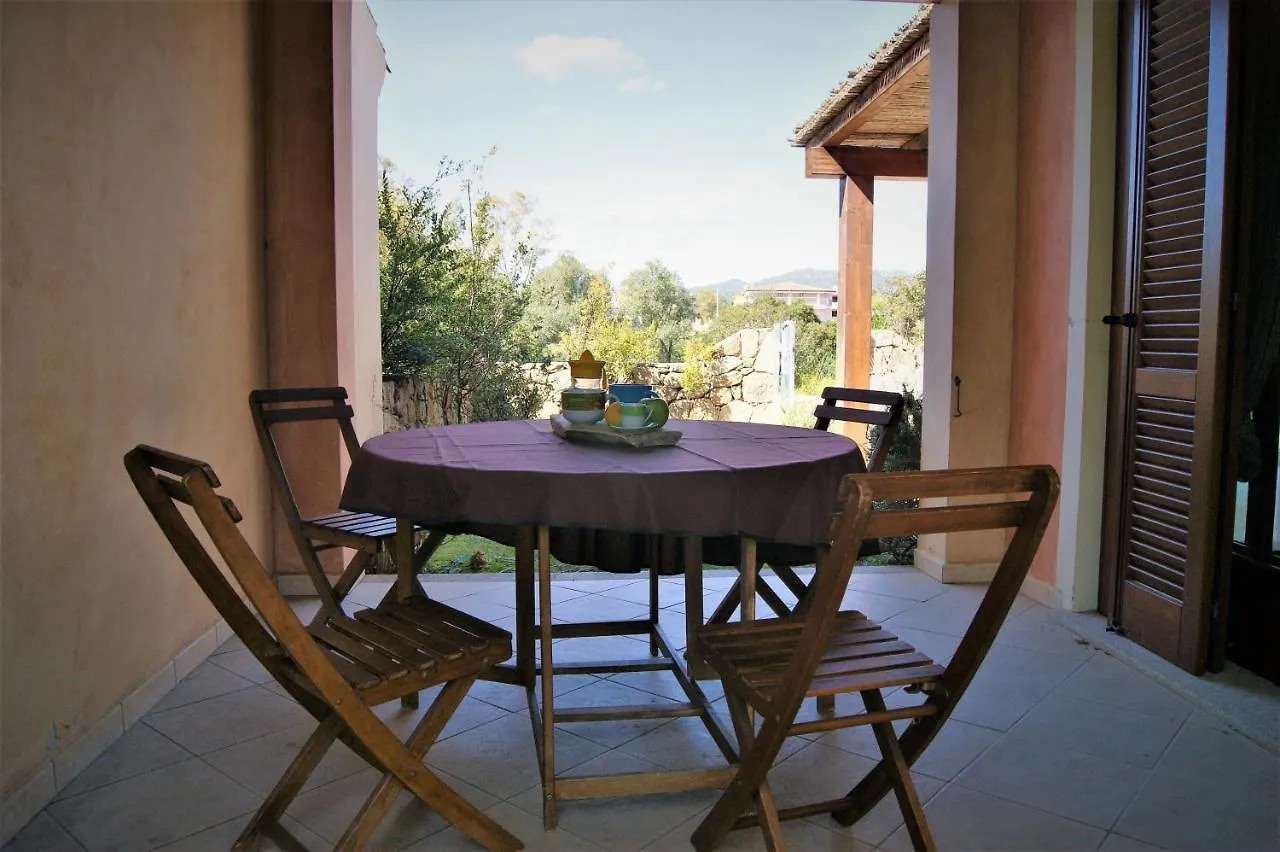 beachfront- sulla spiaggia villetta indipendente Budoni