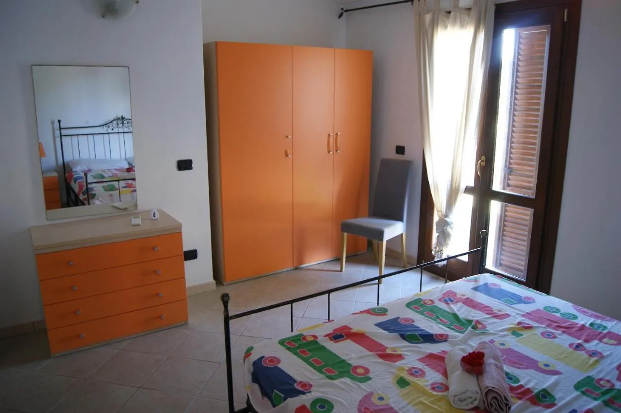 beachfront- sulla spiaggia villetta indipendente Budoni 0*,