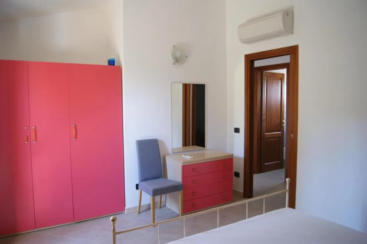 Beachfront- Sulla Spiaggia Villetta Indipendente Budoni Holiday home