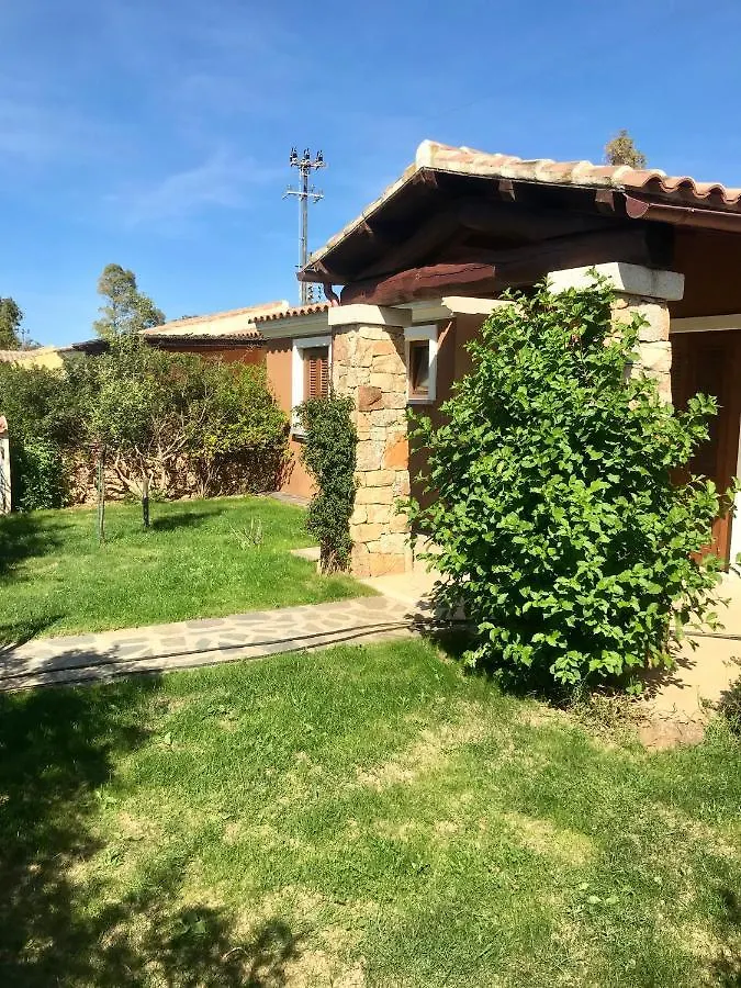 Casa vacanze beachfront- sulla spiaggia villetta indipendente Budoni