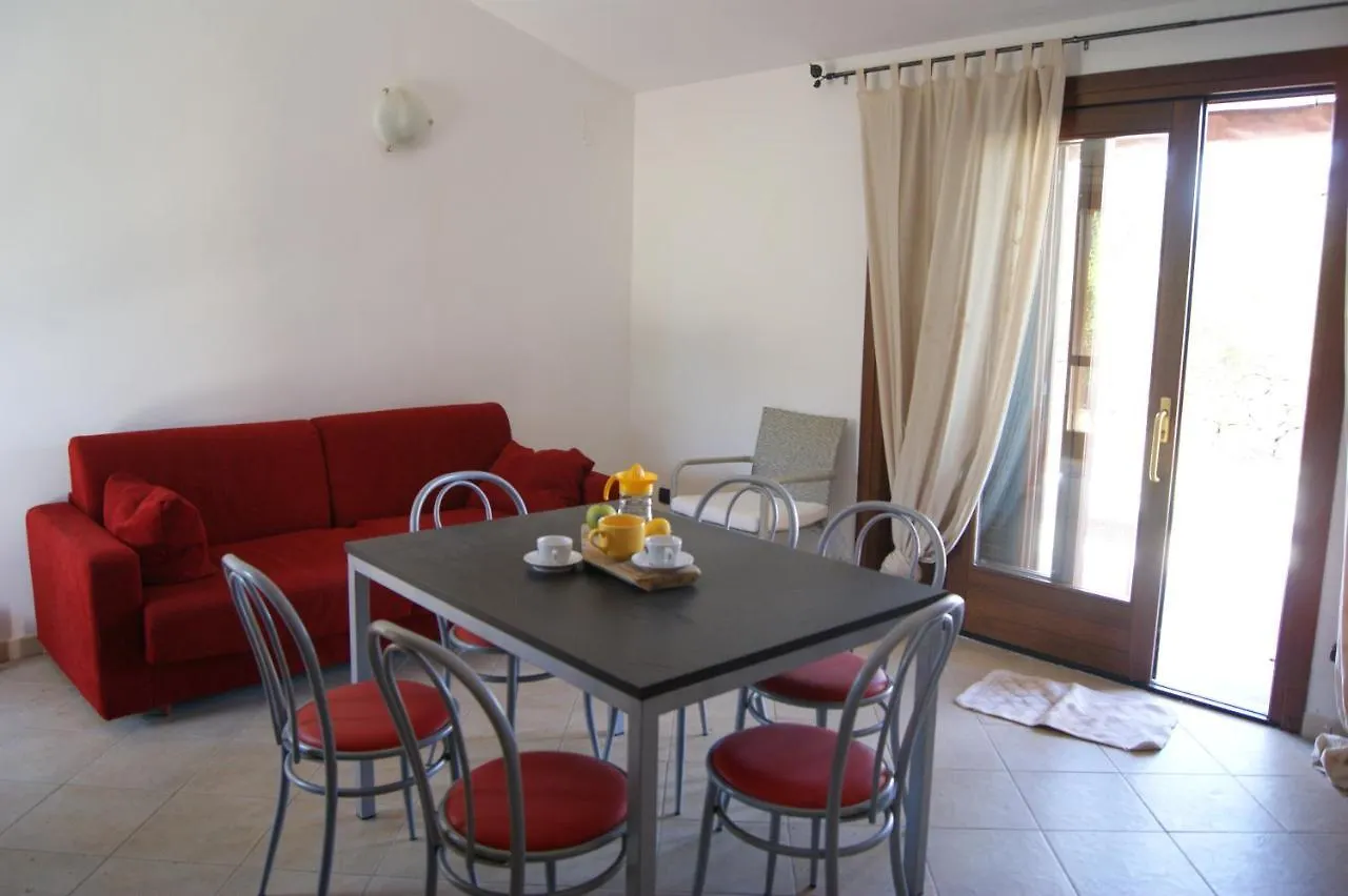 beachfront- sulla spiaggia villetta indipendente Budoni Casa vacanze