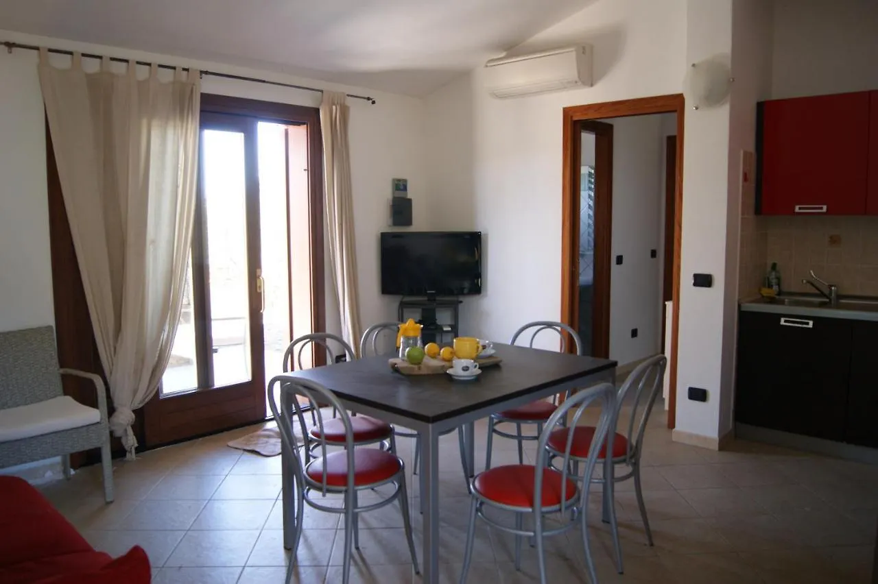 beachfront- sulla spiaggia villetta indipendente Budoni