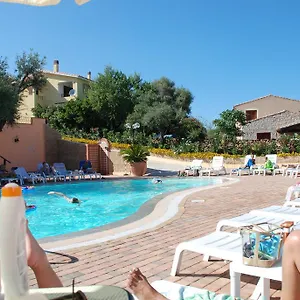 3* Apartahotel Li Troni